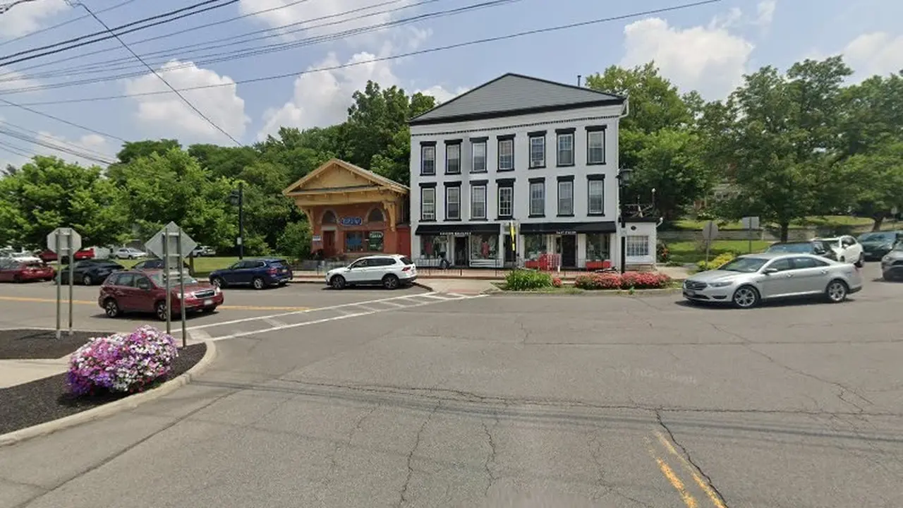 Consignment store in Fayetteville, New York: Fashion Exchange