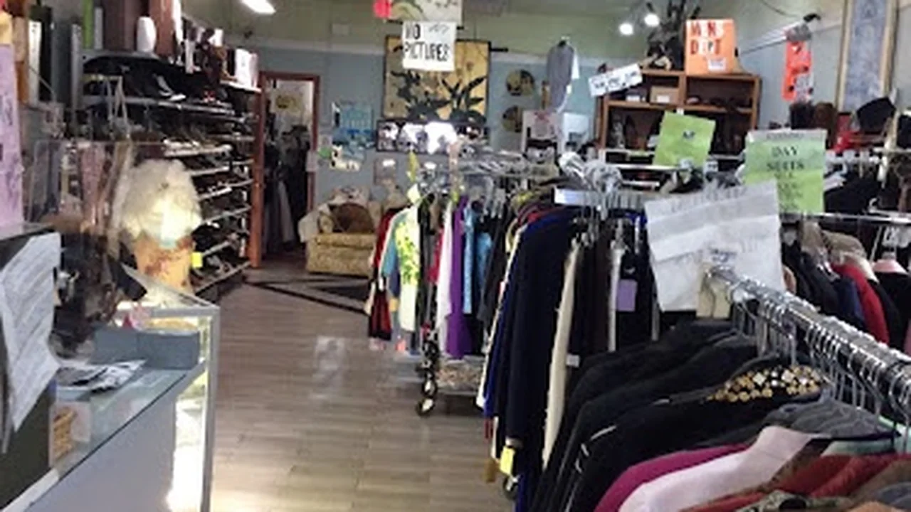 Consignment store in Lake Worth Beach, Florida: Fashion Exchange