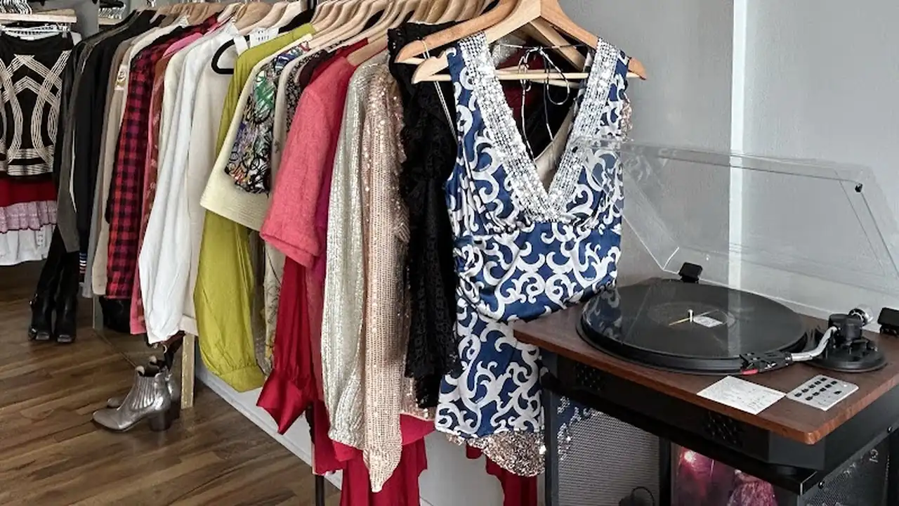 Consignment store in Culver City, California: Fashion Finds Boutique