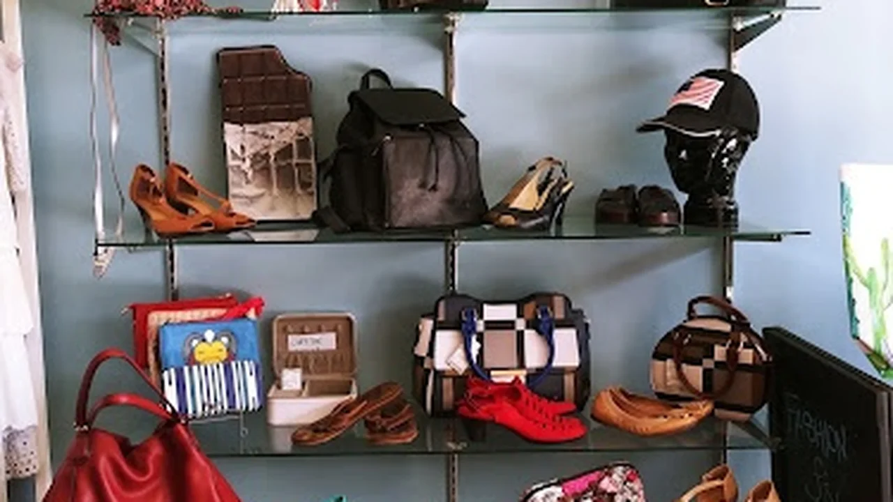 Consignment store in Swissvale, Pennsylvania: Fashion Fix Boutique