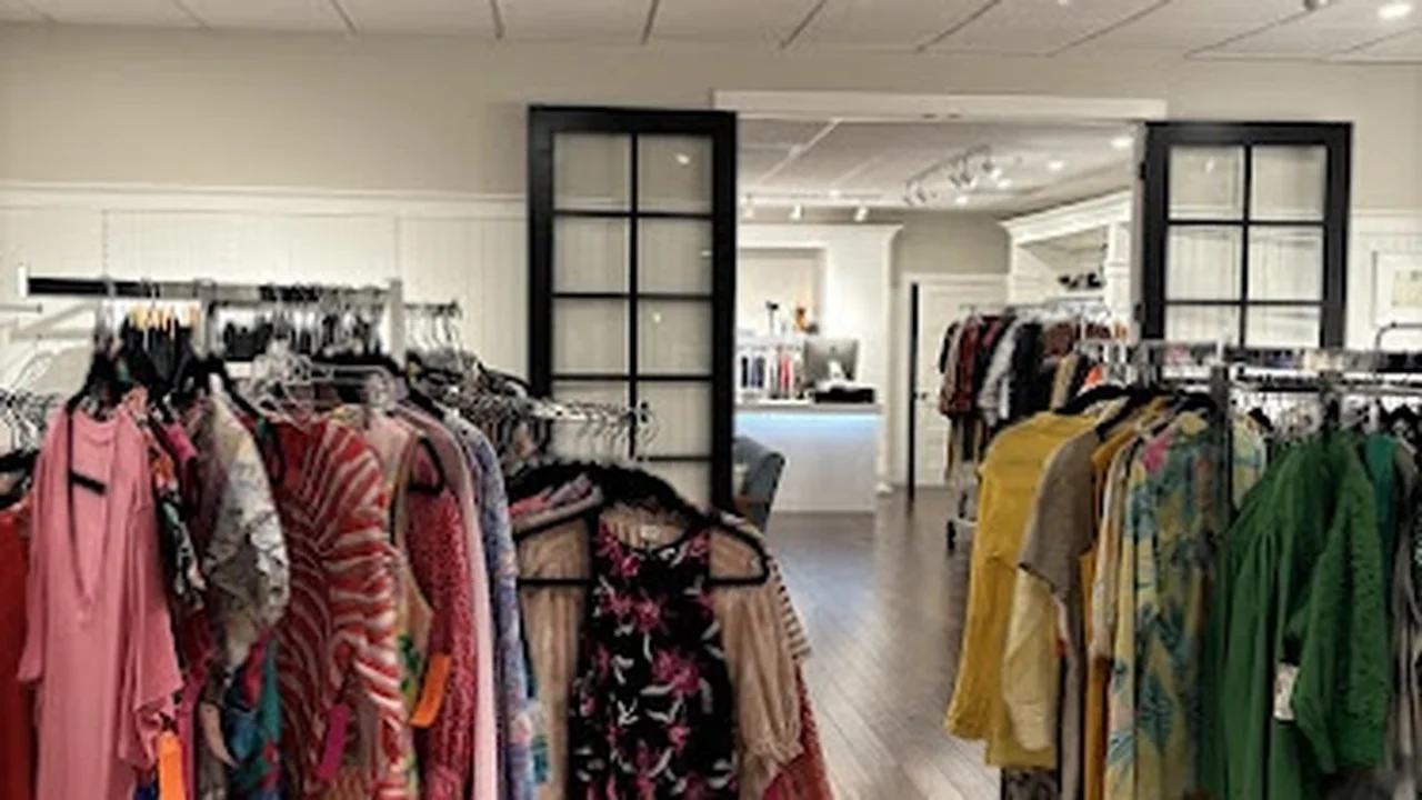 Consignment store in Healdsburg, California: Favorites Consignment