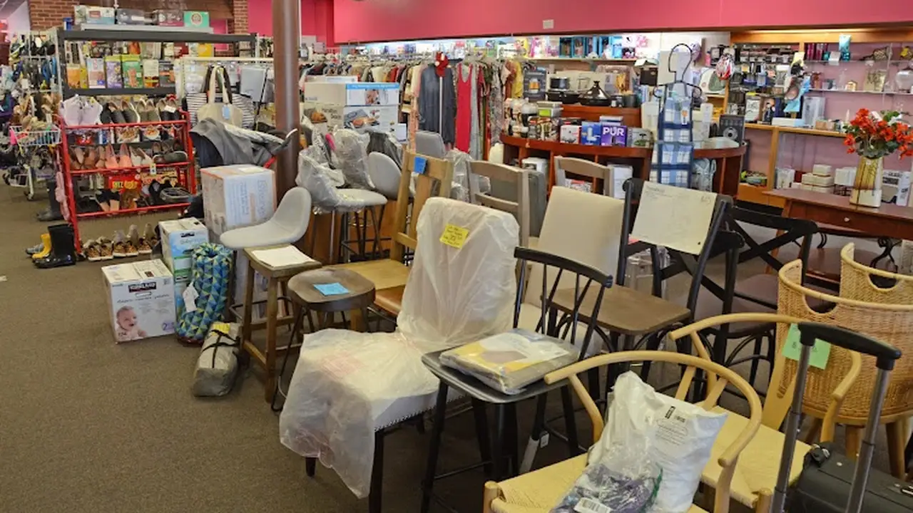 Consignment store in Keokuk, Iowa: Fazes Retail/Resale