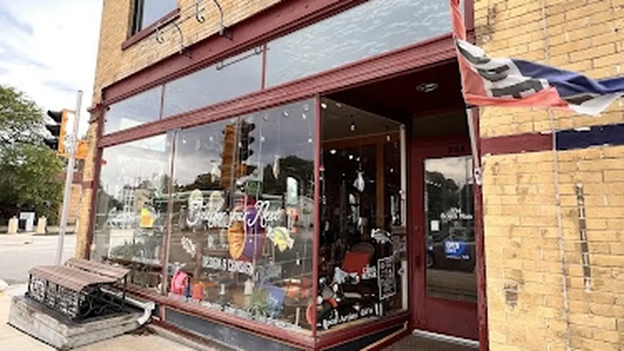 Consignment store in Fort Atkinson, Wisconsin: Feather Your Nest