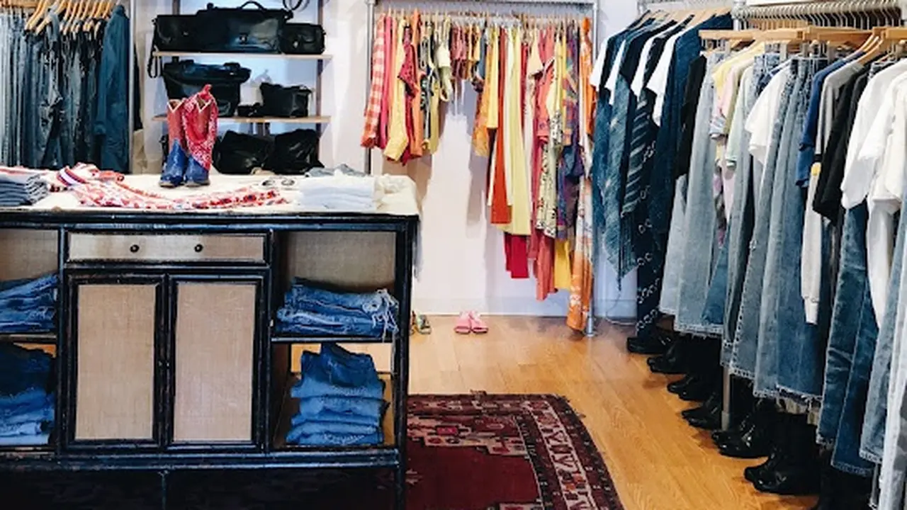 Consignment store in Austin, Texas: Feathers Vintage