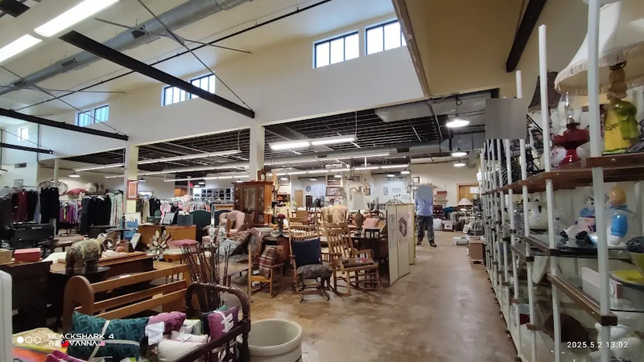 Consignment store in Cedar Rapids, Iowa: Fia's Finds
