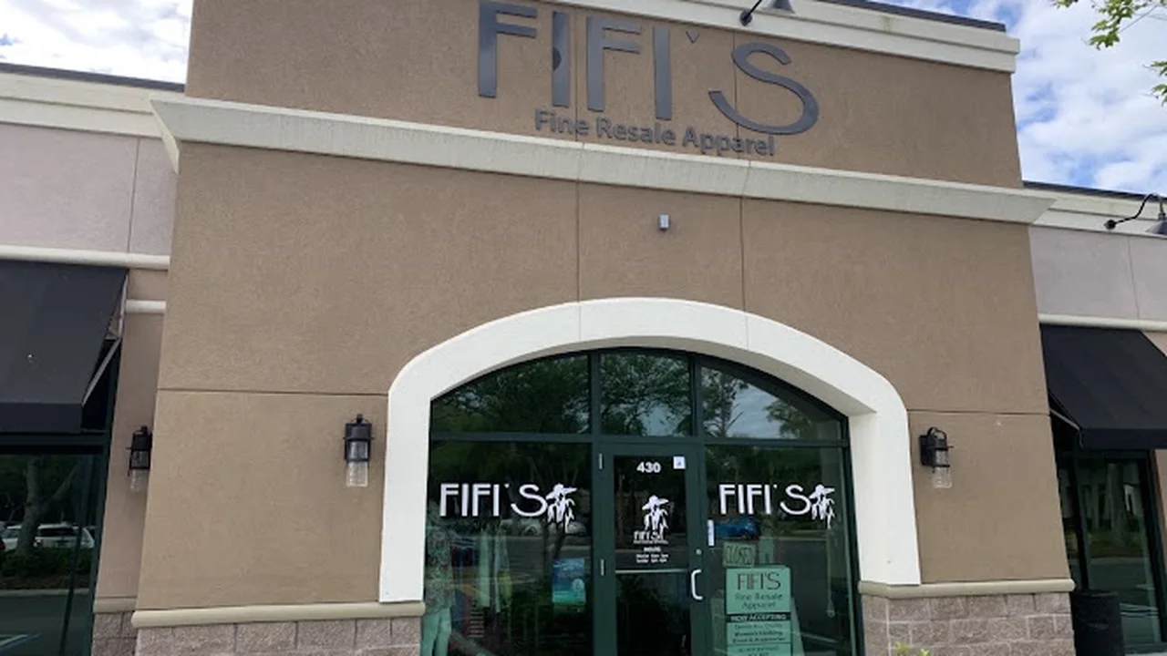 Consignment store in Fernandina Beach, Florida: Fifi's Fine Resale Apparel