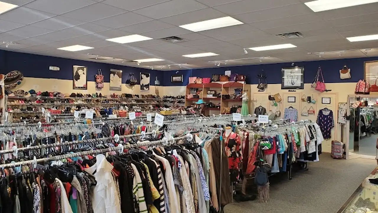 Consignment store in Jacksonville, Florida: Fifi's Fine Resale Apparel of Harbour Village