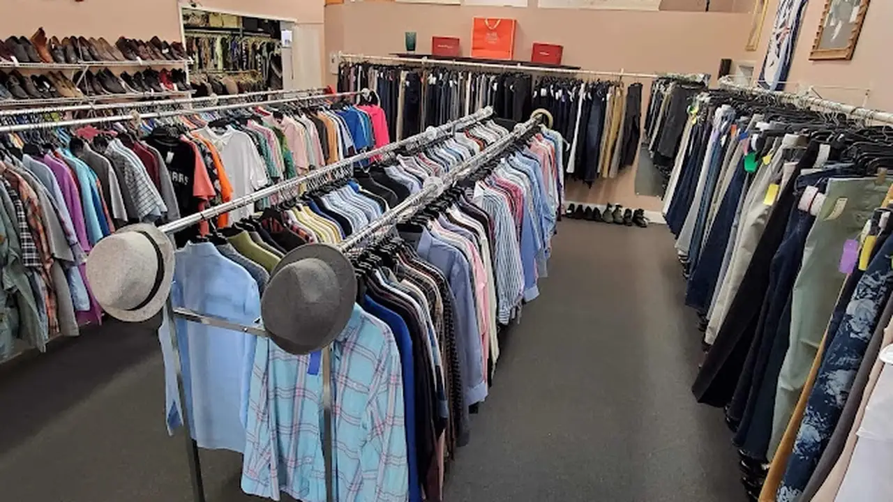 Consignment store in Jacksonville, Florida: Fifi's Fine Resale Apparel of San Marco