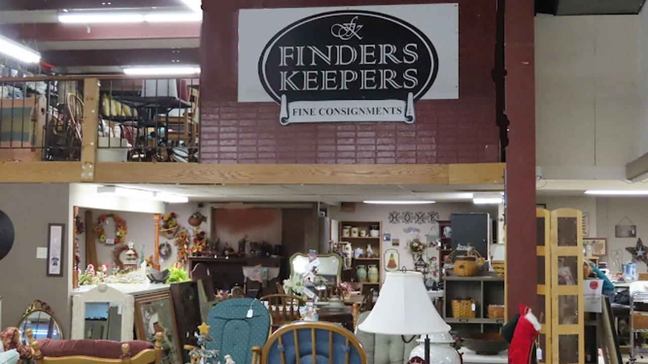 Consignment store in Hagerstown, Maryland: Finders Keepers Fine Consignments