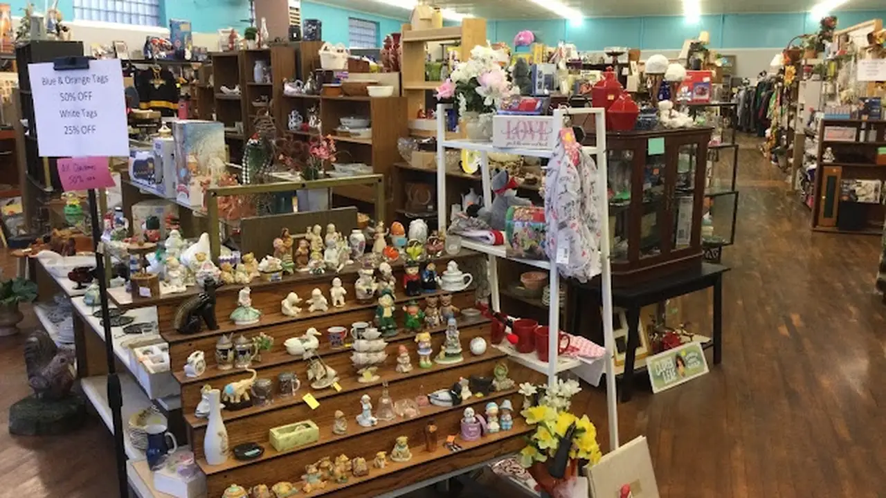 Consignment store in Erie, Pennsylvania: Finders Keepers Of Erie
