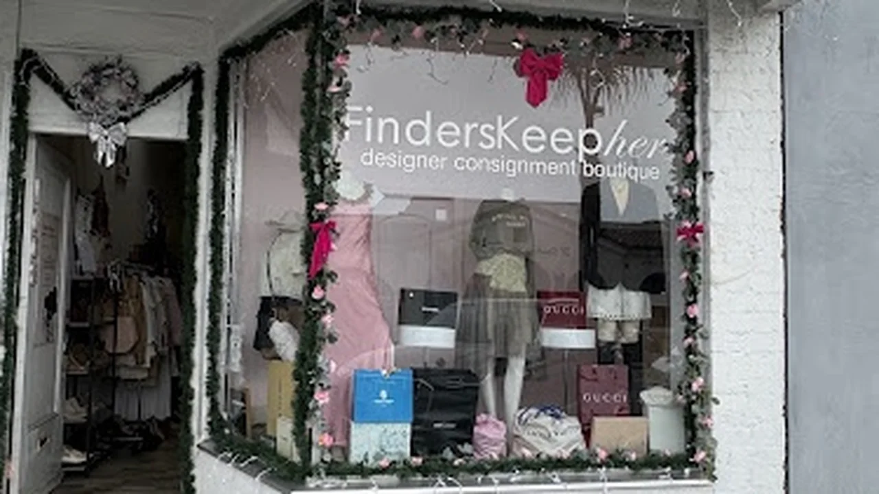 Consignment store in Manhattan Beach, California: Finders KeepHers