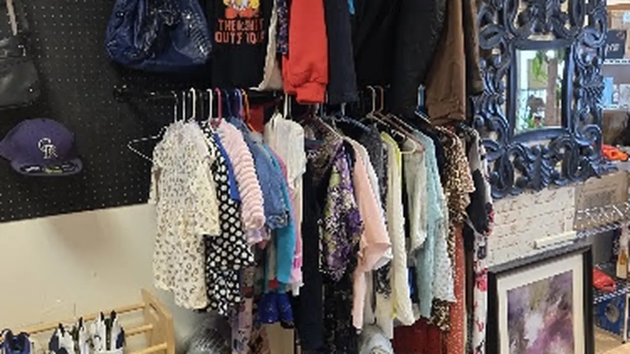 Consignment store in Morrisville, Pennsylvania: Findersskeeperss