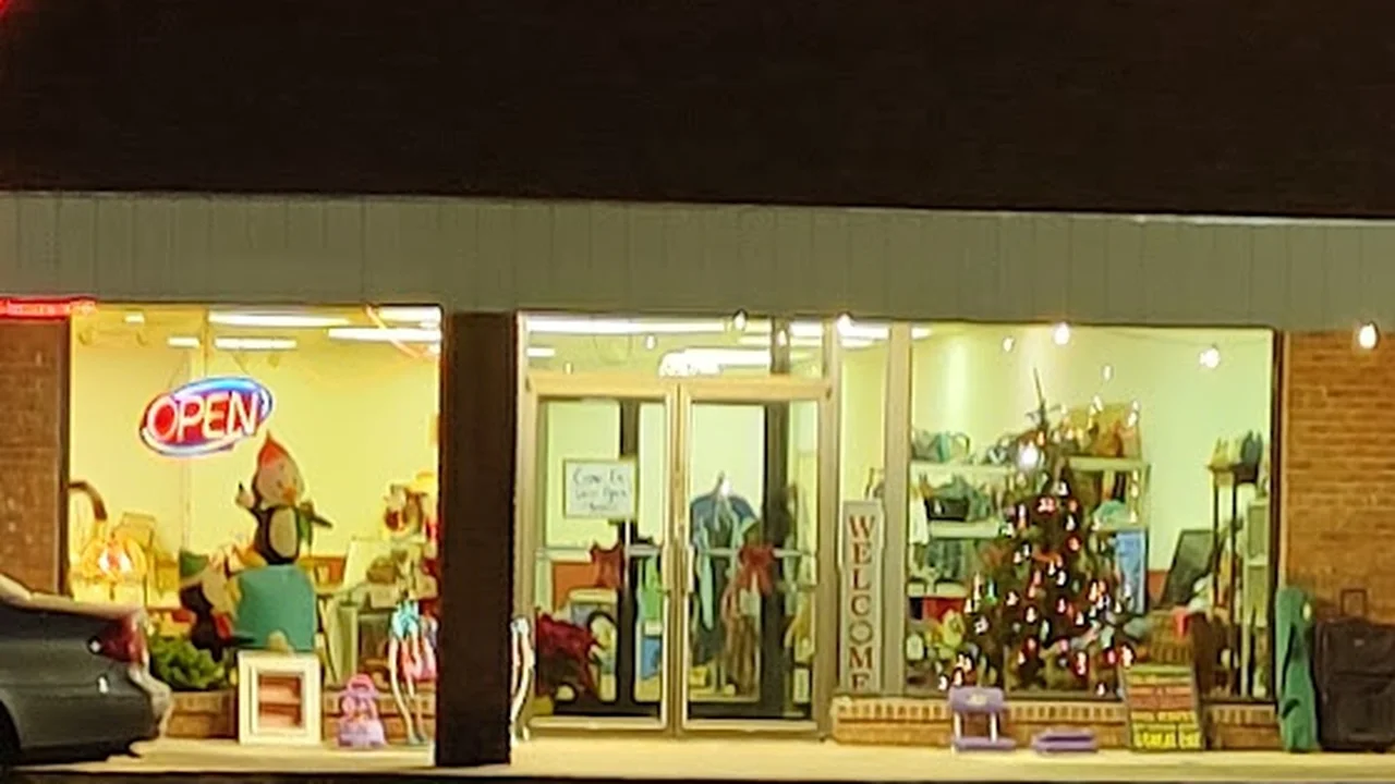 Consignment store in Washington, North Carolina: Finding Treasurez