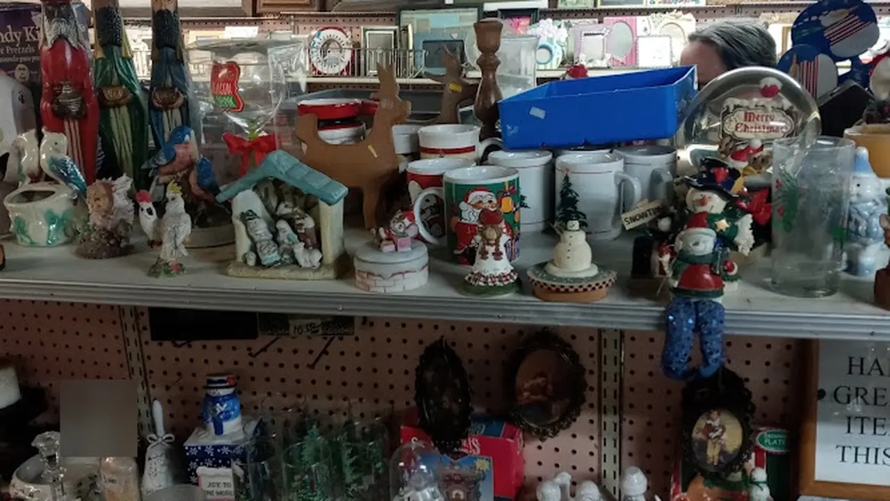 Consignment store in El Campo, Texas: FISHER'S TRADING CENTER