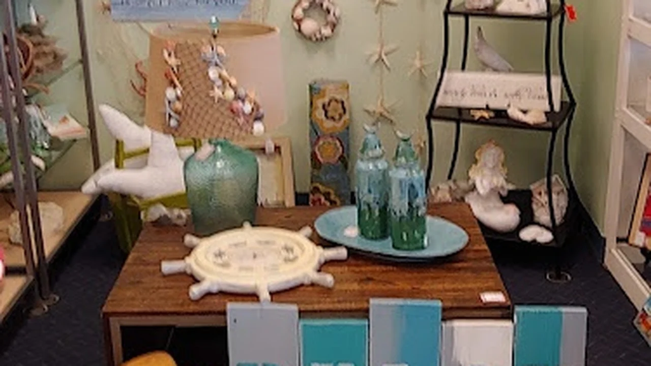 Consignment store in Murrells Inlet, South Carolina: Flamingo Porch