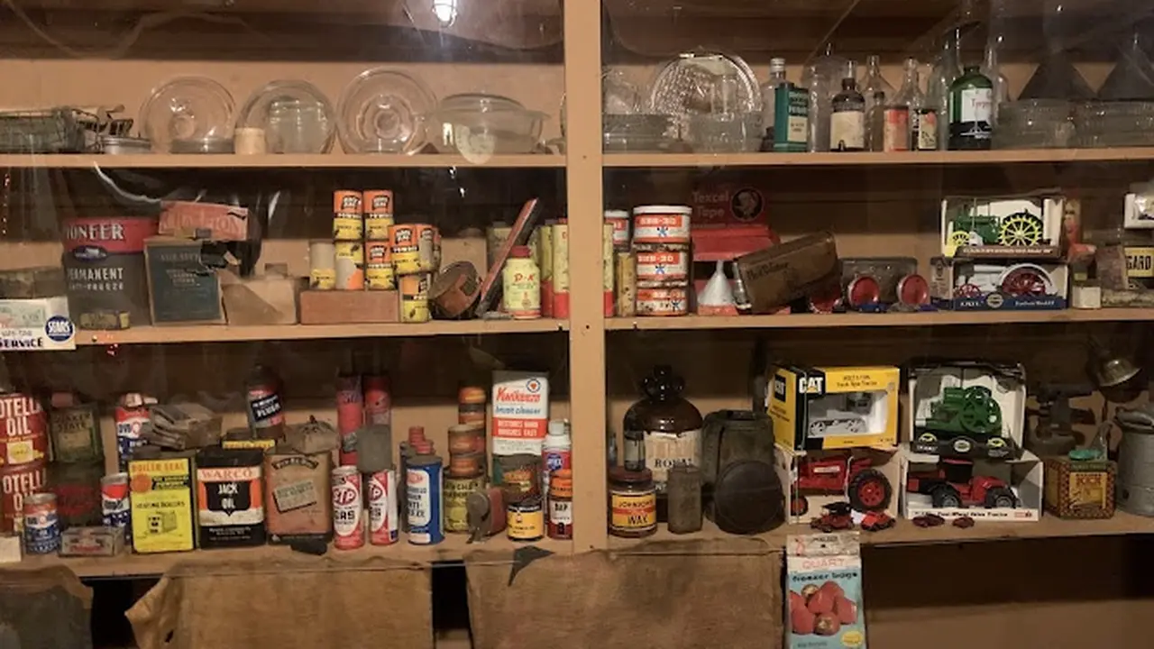 Consignment store in Great Mills, Maryland: Flat Iron Farm