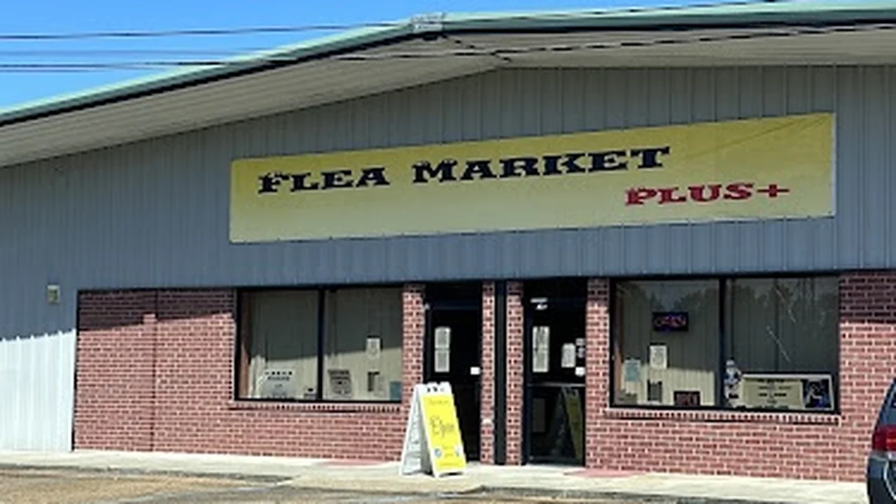 Consignment store in Carthage, Mississippi: FleaMarket Plus+