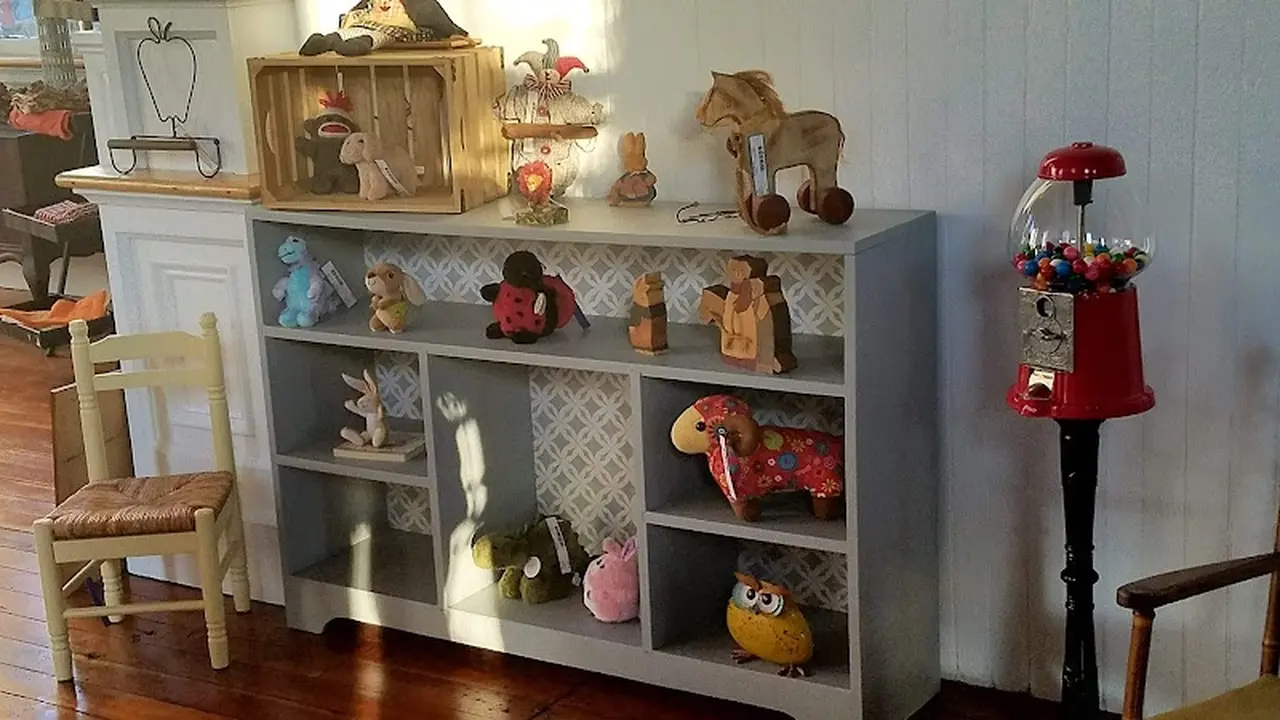 Consignment store in Cambridge, New York: Forget Me Not Consignments
