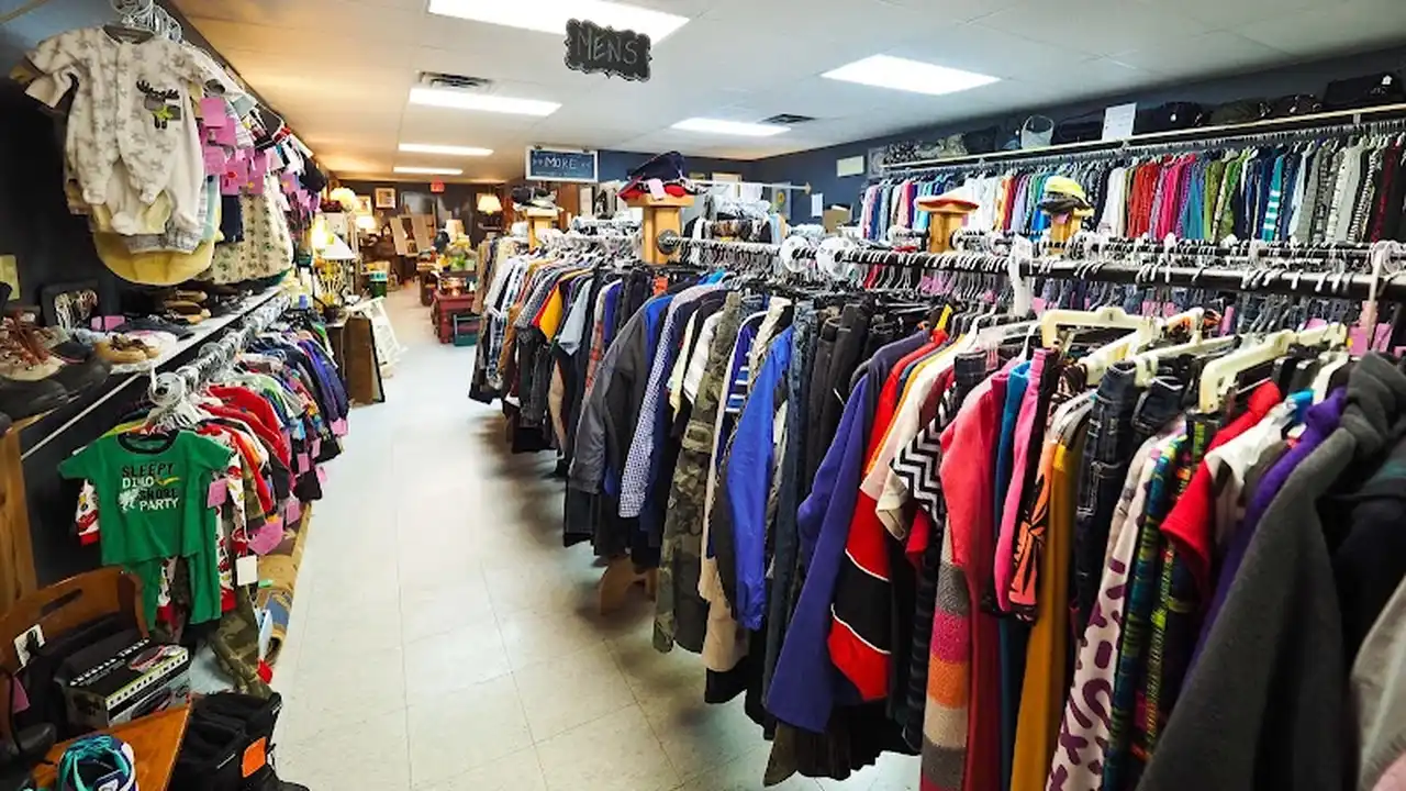 Consignment store in Boyne City, Michigan: Forgotten Treasures