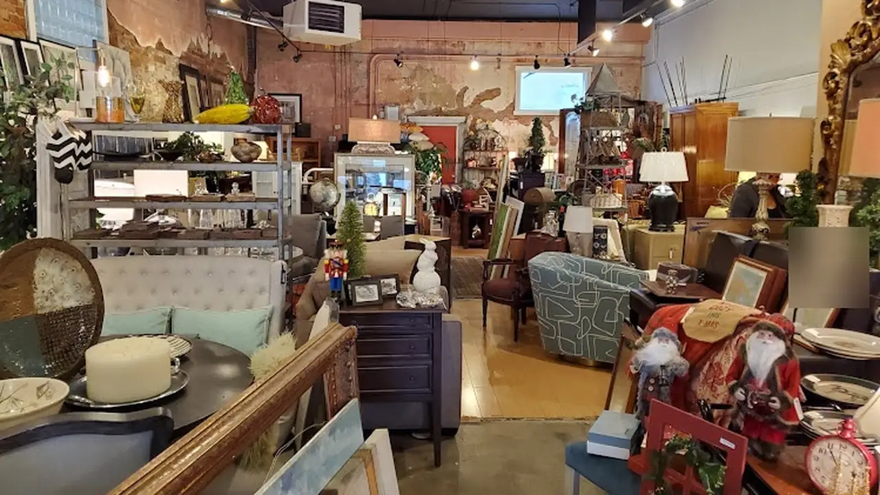 Consignment store in Kirkland, Washington: Found Interiors