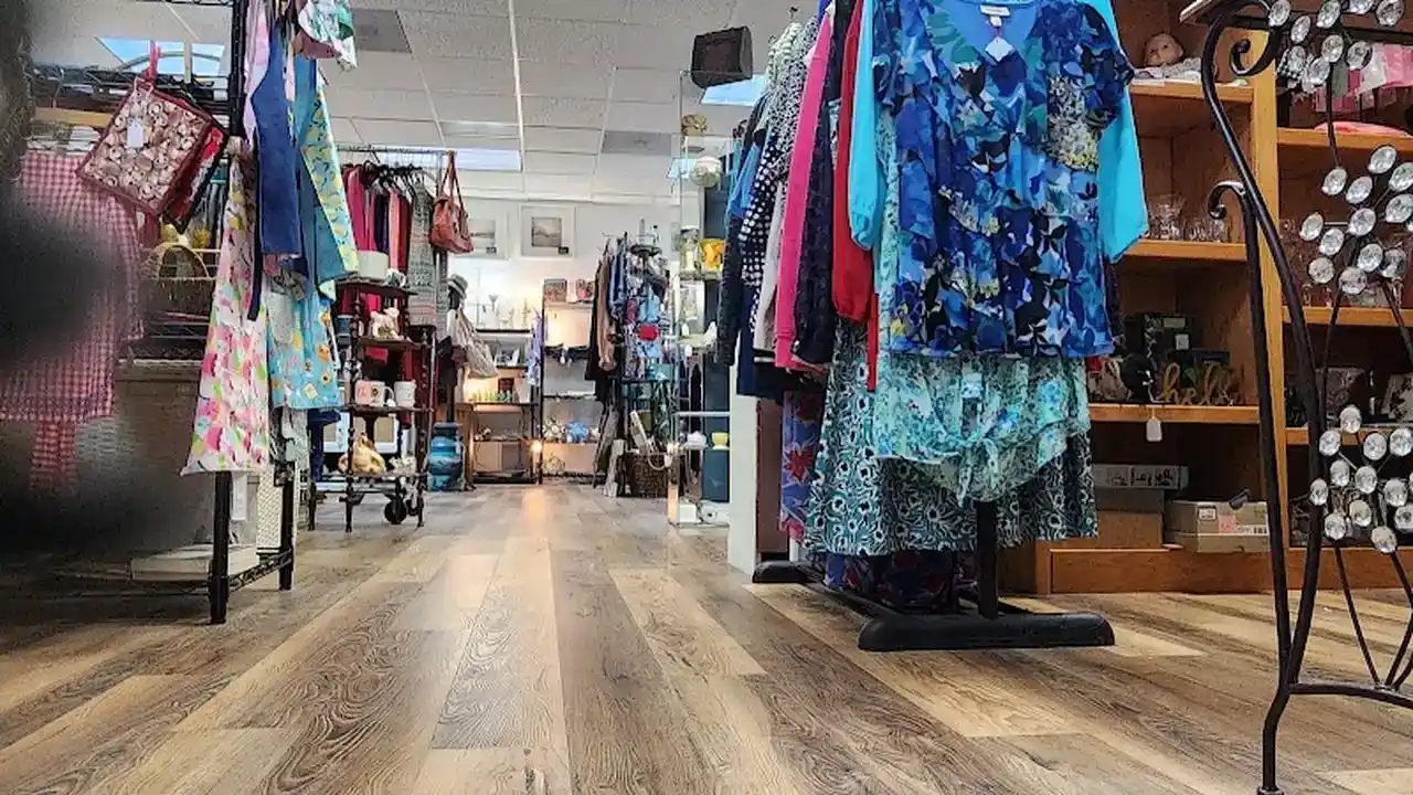Consignment store in Gresham, Oregon: Found On Fremont