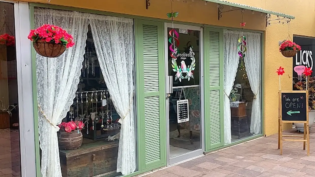 Consignment store in Catalina, Arizona: Freebird Shoppe