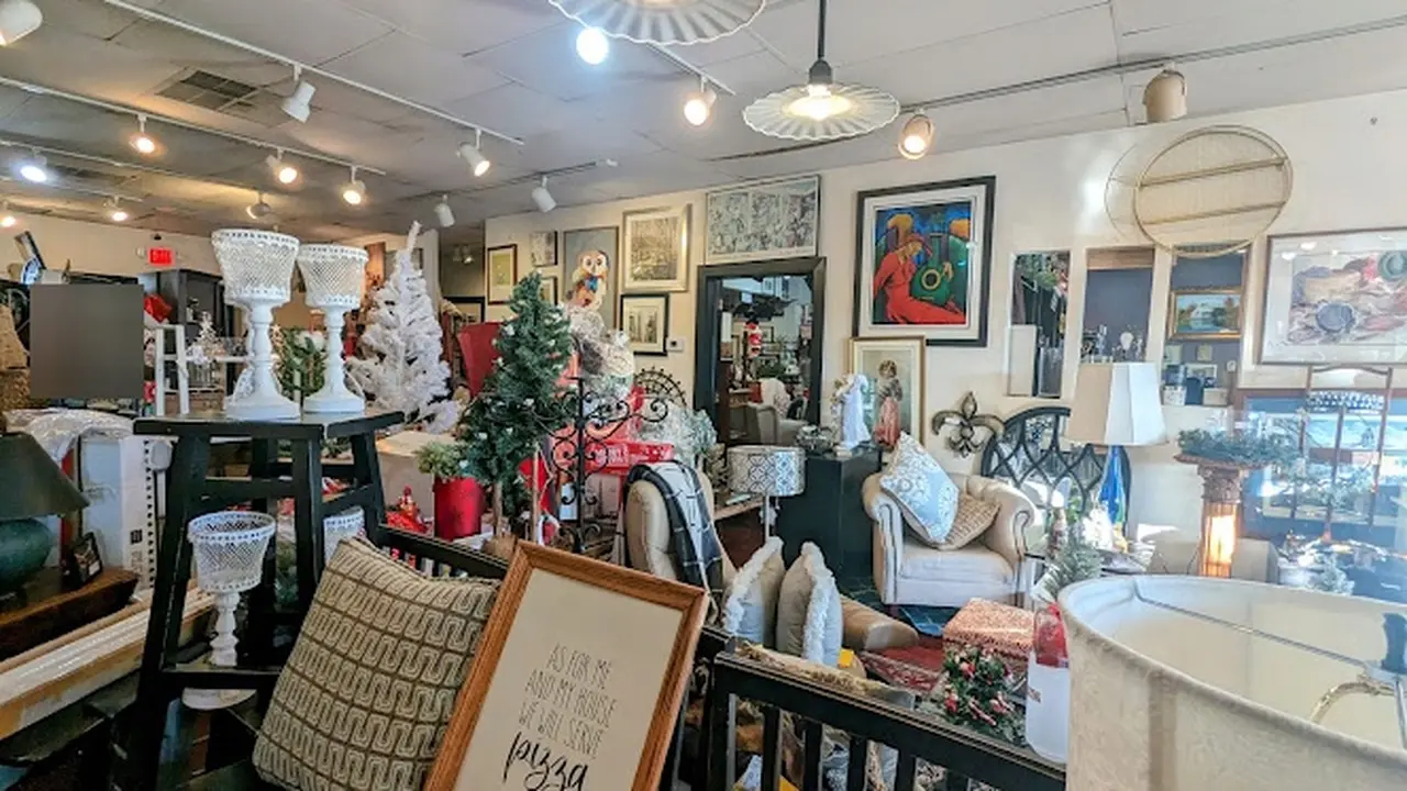 Consignment store in Columbus, Ohio: Fresco Furnishings