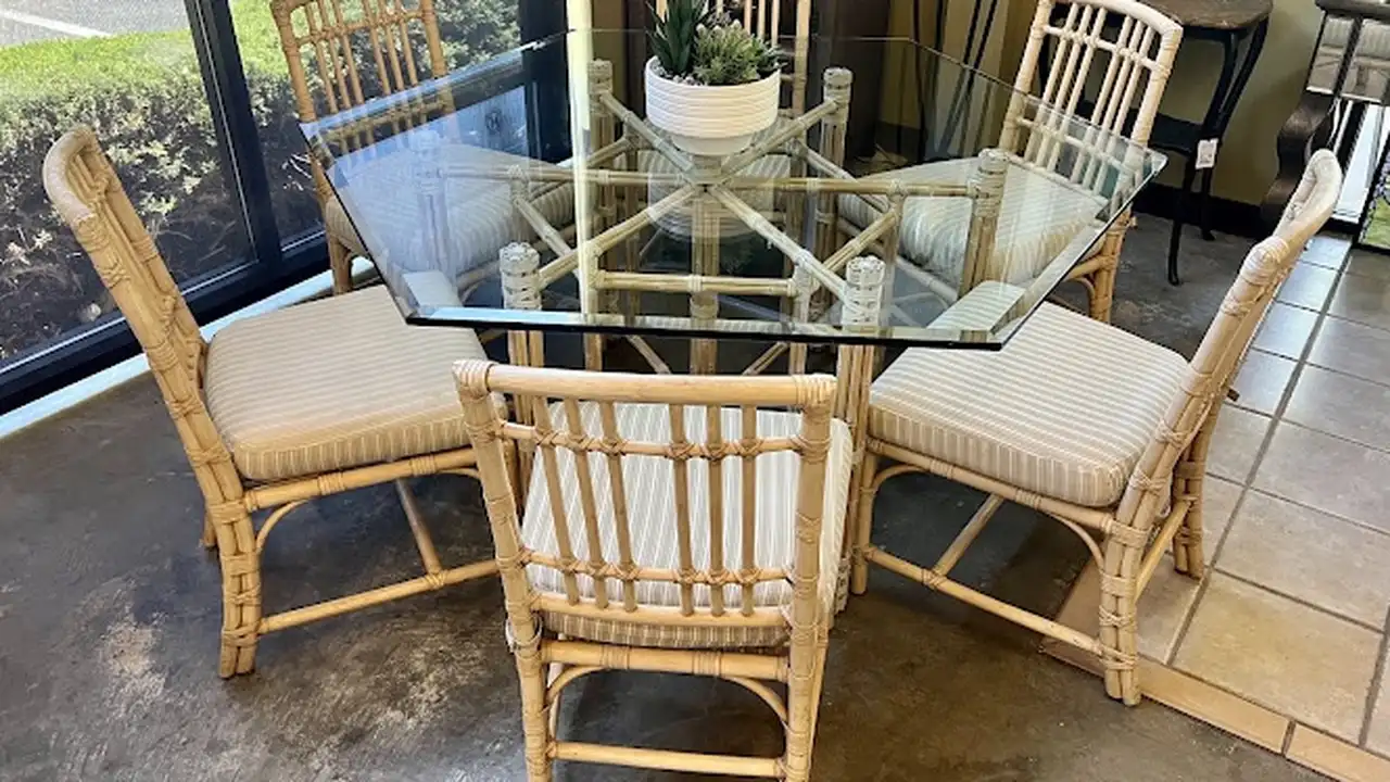 Consignment store in Fort Collins, Colorado: Furniture Consignments by Kristynn