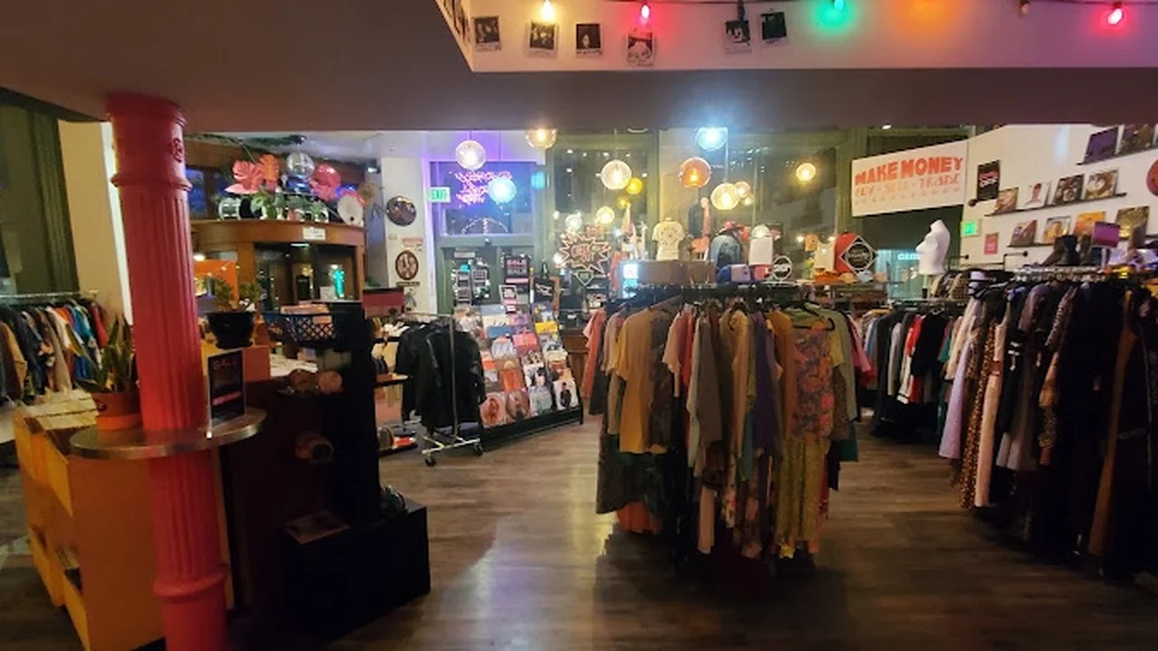 Consignment store in Denver, Colorado: Garage Sale Vintage
