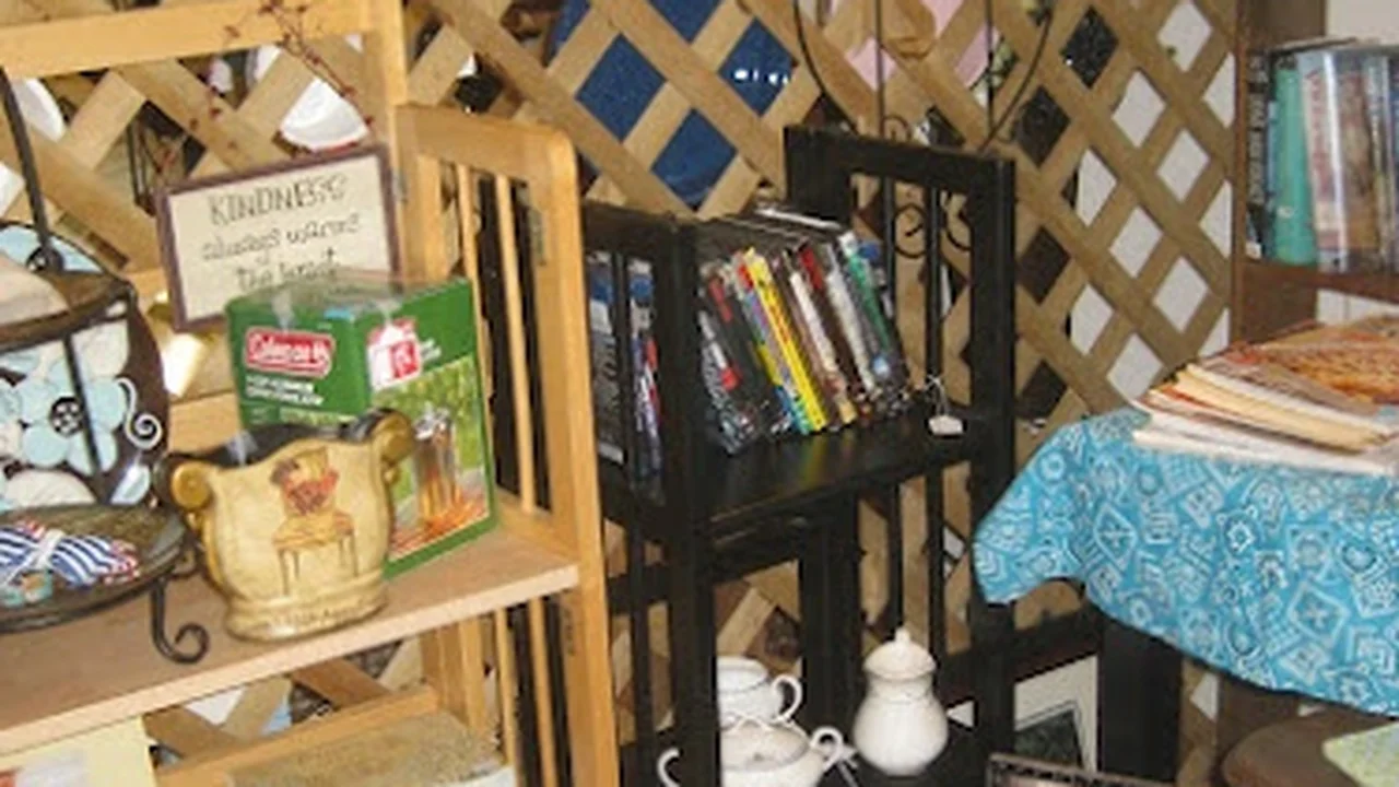 Consignment store in Salem, Missouri: Gateway Hometown Memories