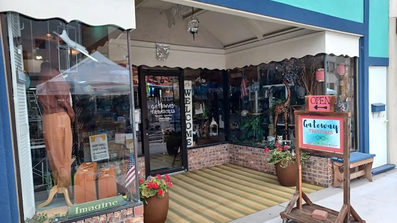 Consignment store in Atchison, Kansas: Gateway Treasures