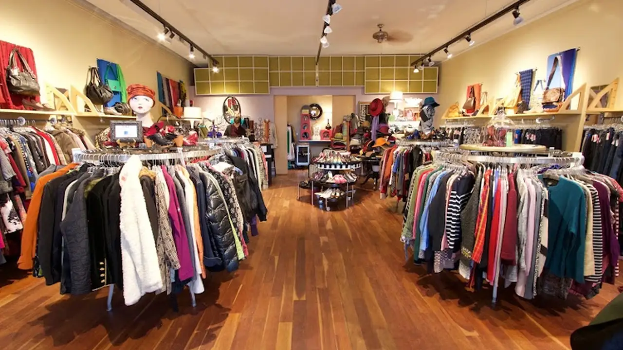 Consignment store in Seattle, Washington: Gather Consignment
