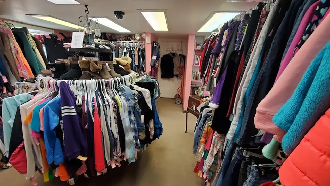Consignment store in Sykesville, Maryland: Georgie Lu's Children's Consignments