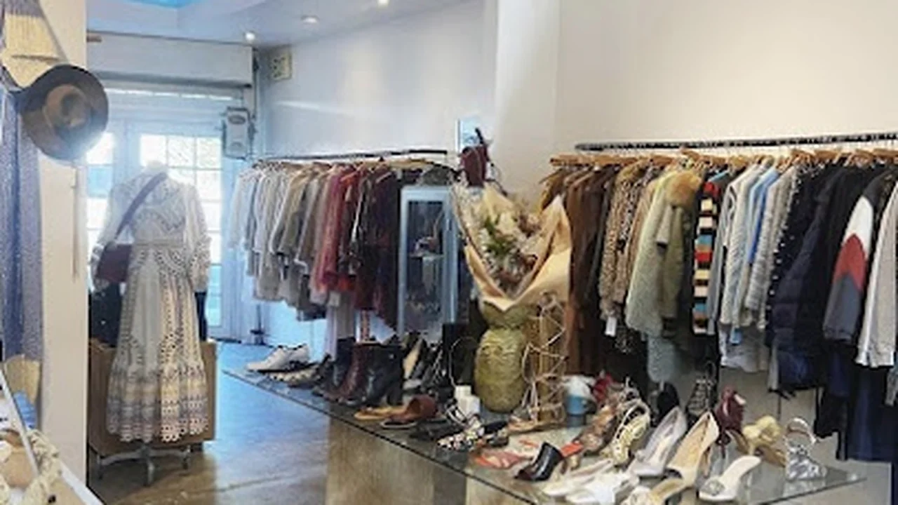Consignment store in Los Angeles, California: Gift of Garb