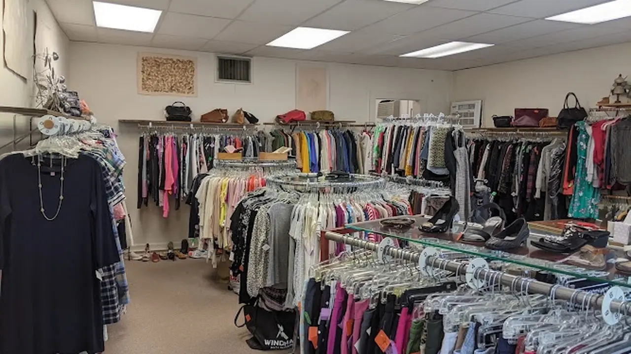 Consignment store in Midland Park, New Jersey: Gingerbread Consignment Shop