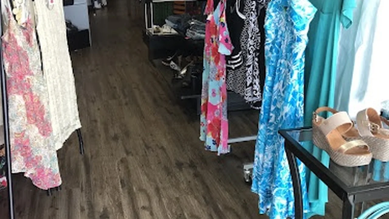 Consignment store in Tucson, Arizona: Girlfriends Closet