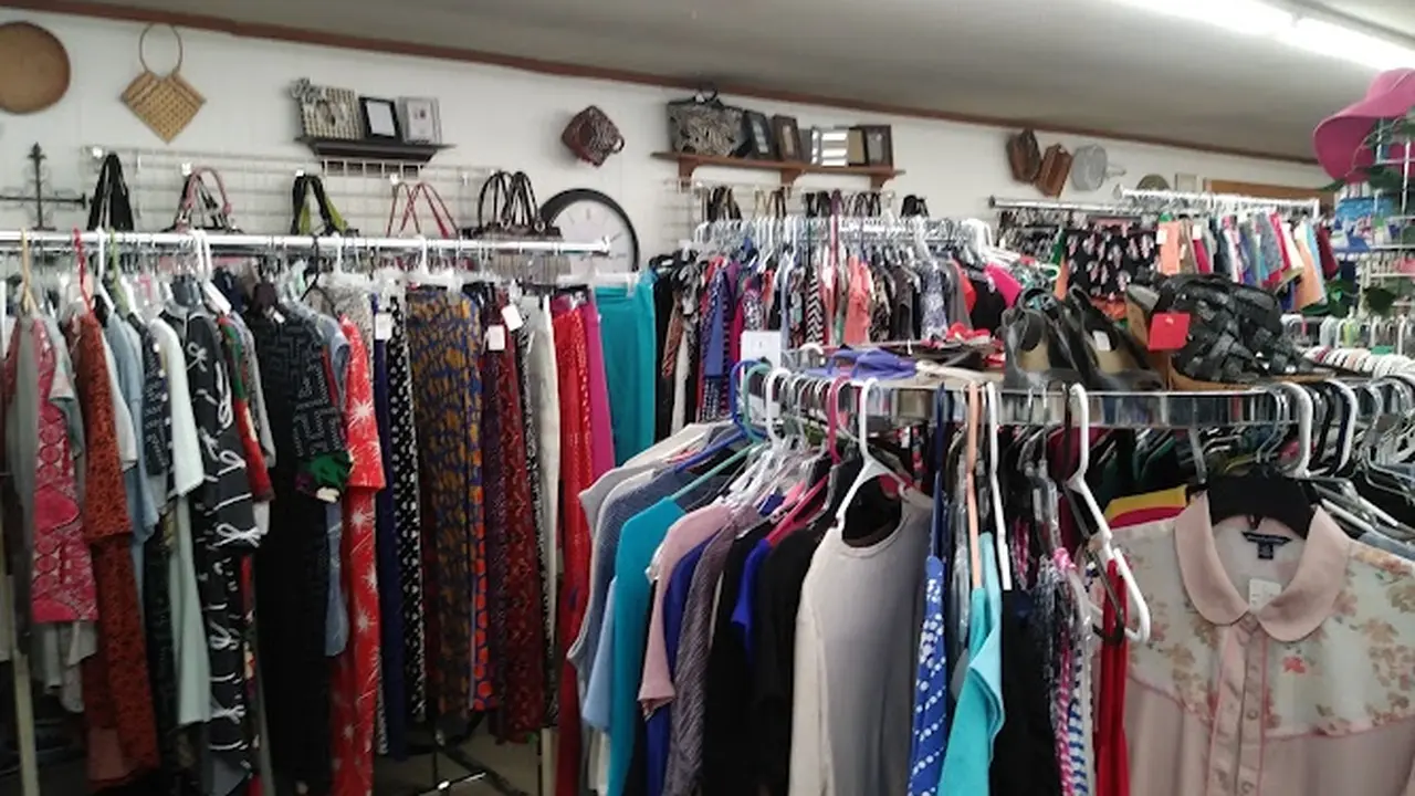 Consignment store in Albemarle, North Carolina: Girlfriends Consignment