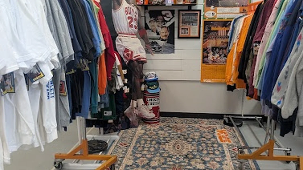 Consignment store in Sevierville, Tennessee: Golden Goose Marketplace
