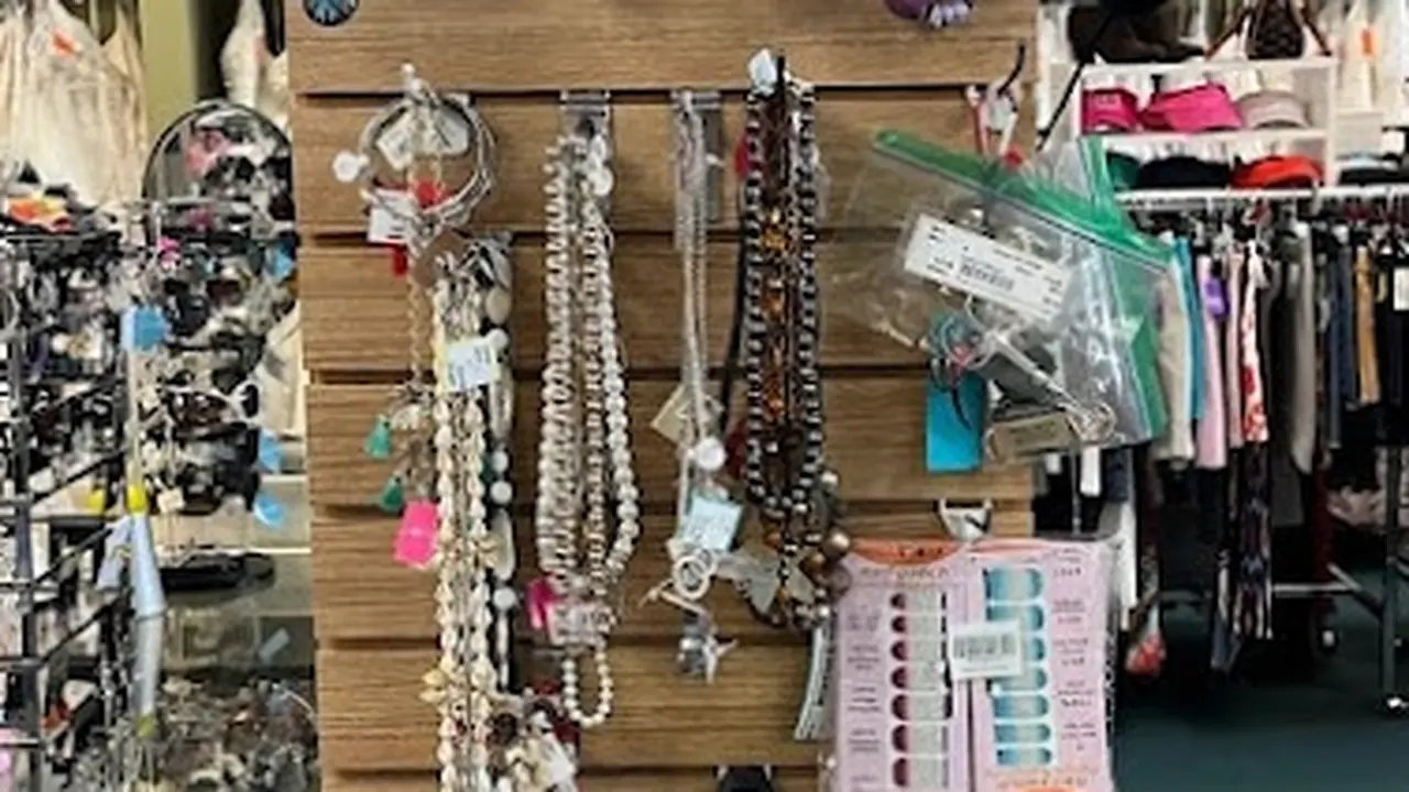 Consignment store in Sarasota, Florida: Good As New Consignment