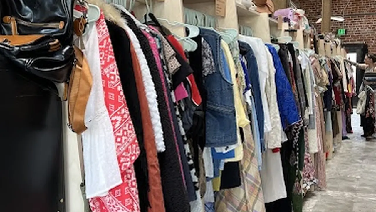 Consignment store in Tustin, California: Good Society