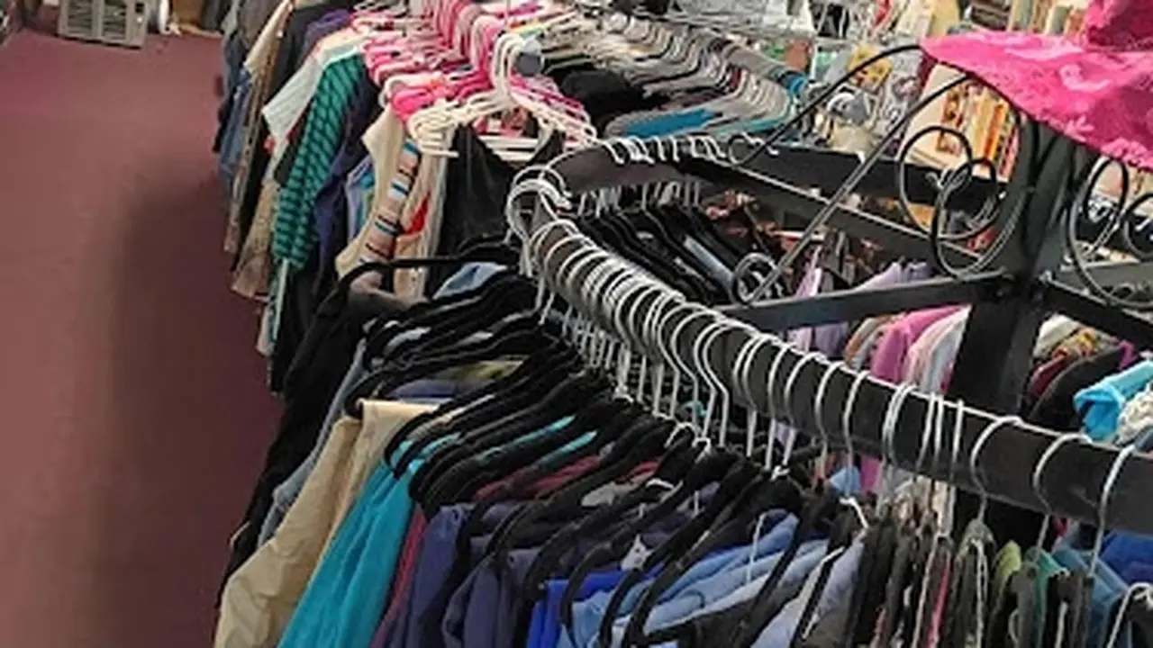 Consignment store in Redding, California: Got Stuff Thrift Store