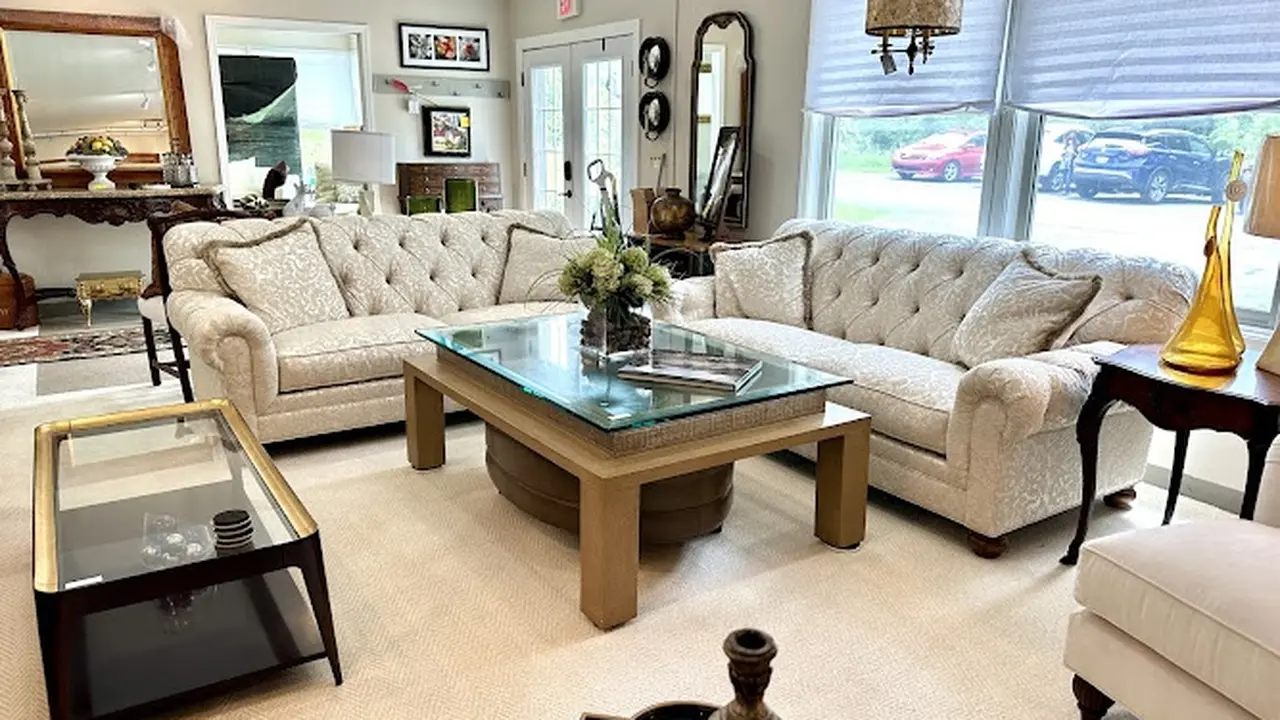 Consignment store in Grand Rapids, Michigan: Grand Expressions Gallery and Home Store