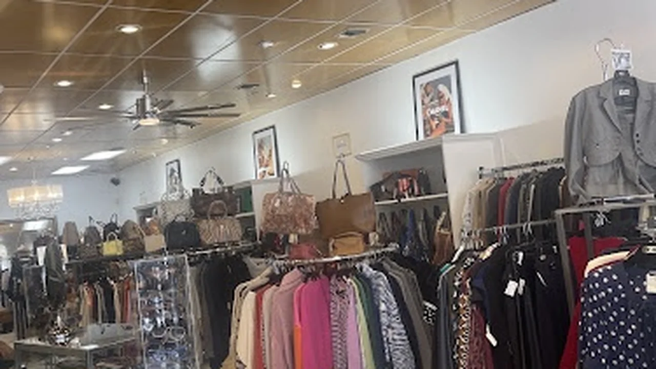 Consignment store in Santa Monica, California: Great Labels