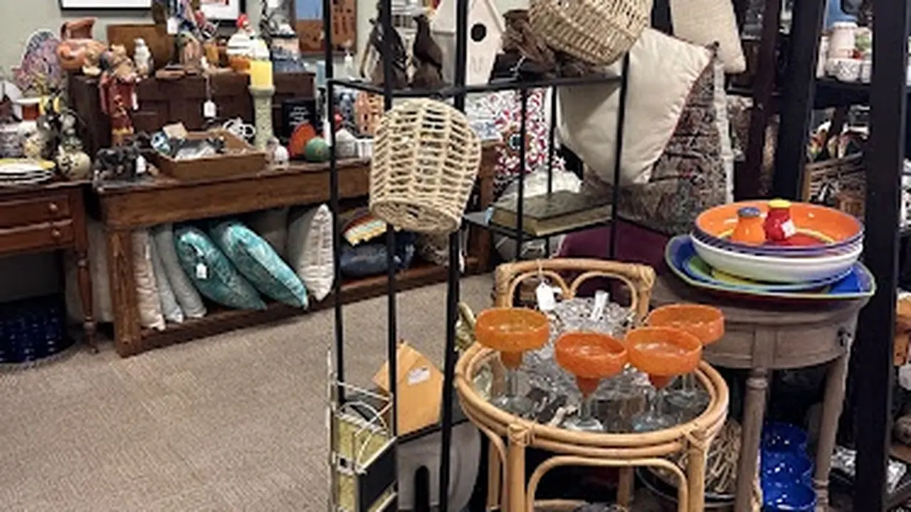 Consignment store in Tucson, Arizona: Green Desert Consignment