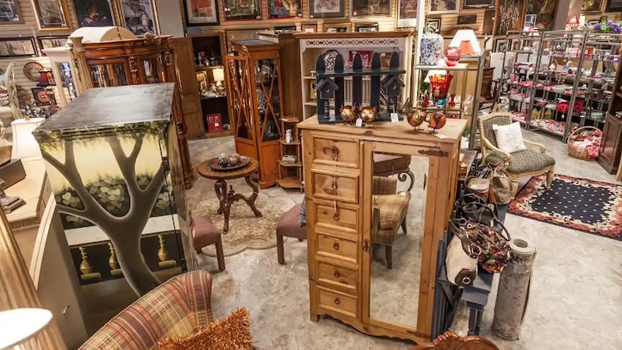 Consignment store in St. Louis, Missouri: Green Goose Consignment