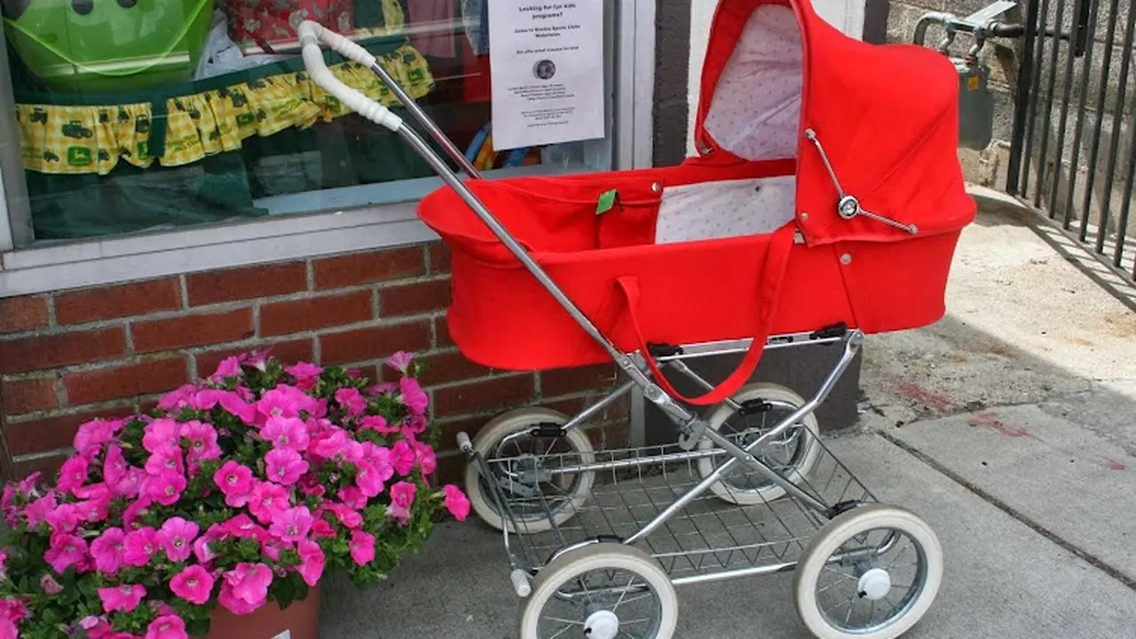 Consignment store in Belmont, Massachusetts: Growing Up Children's Resale Boutique