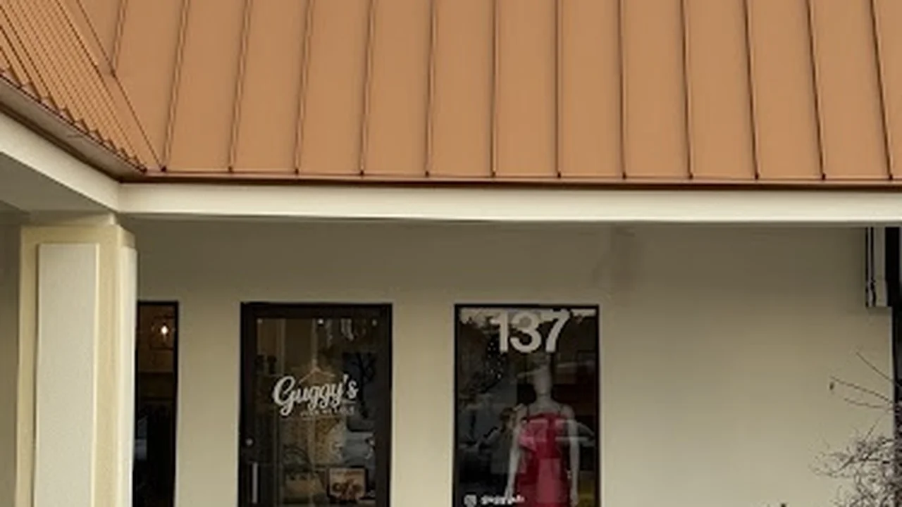 Consignment store in Rocky Mount, North Carolina: Guggy's Fine Resale