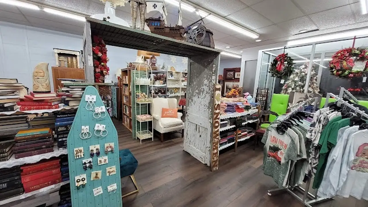 Consignment store in West Columbia, Texas: Gypsy Treasure Resale