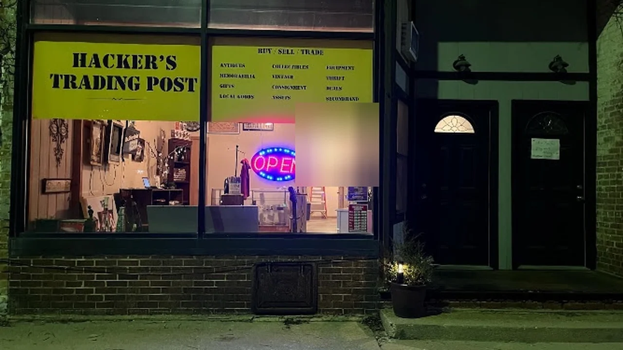 Consignment store in Leland, Illinois: Hacker's Trading Post
