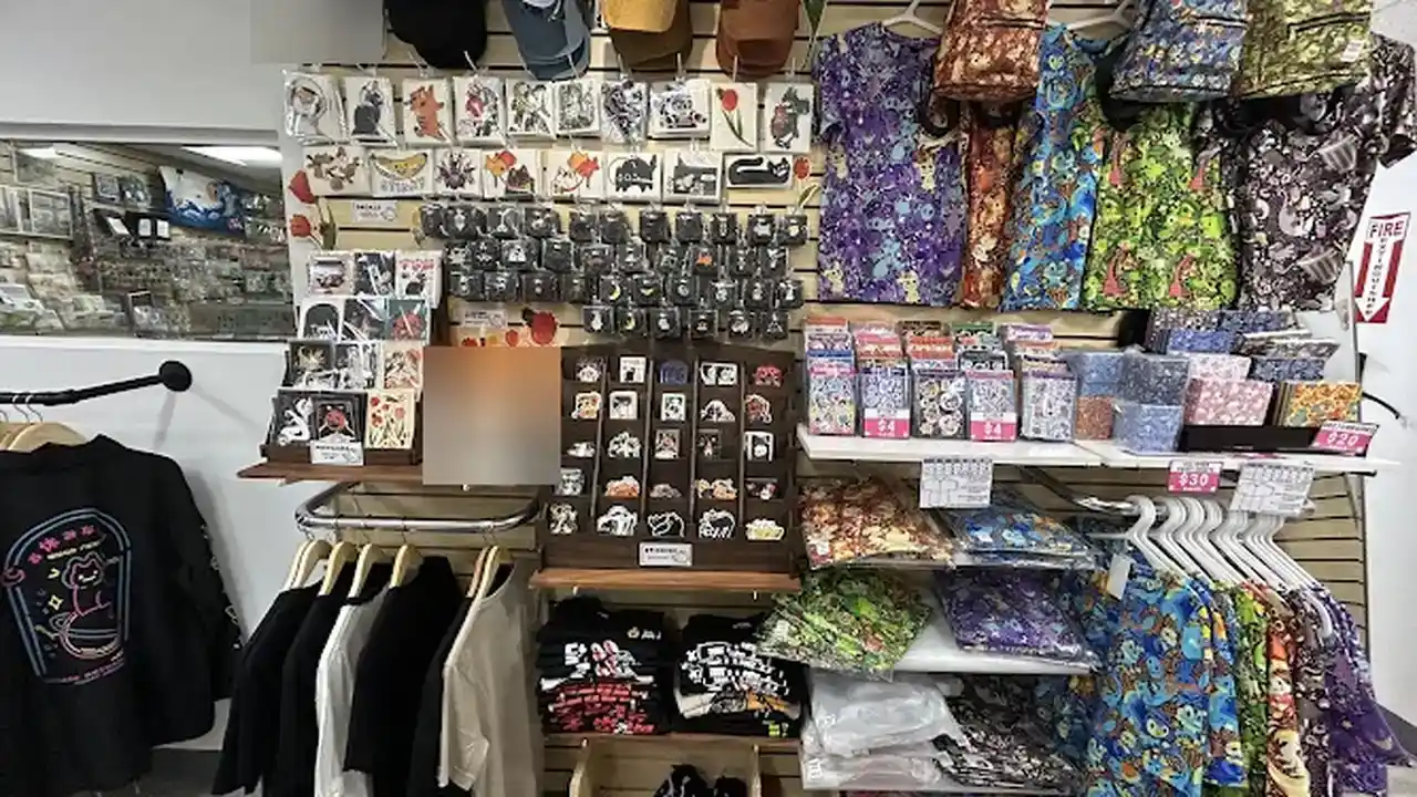 Consignment store in Los Angeles, California: Happibara Station